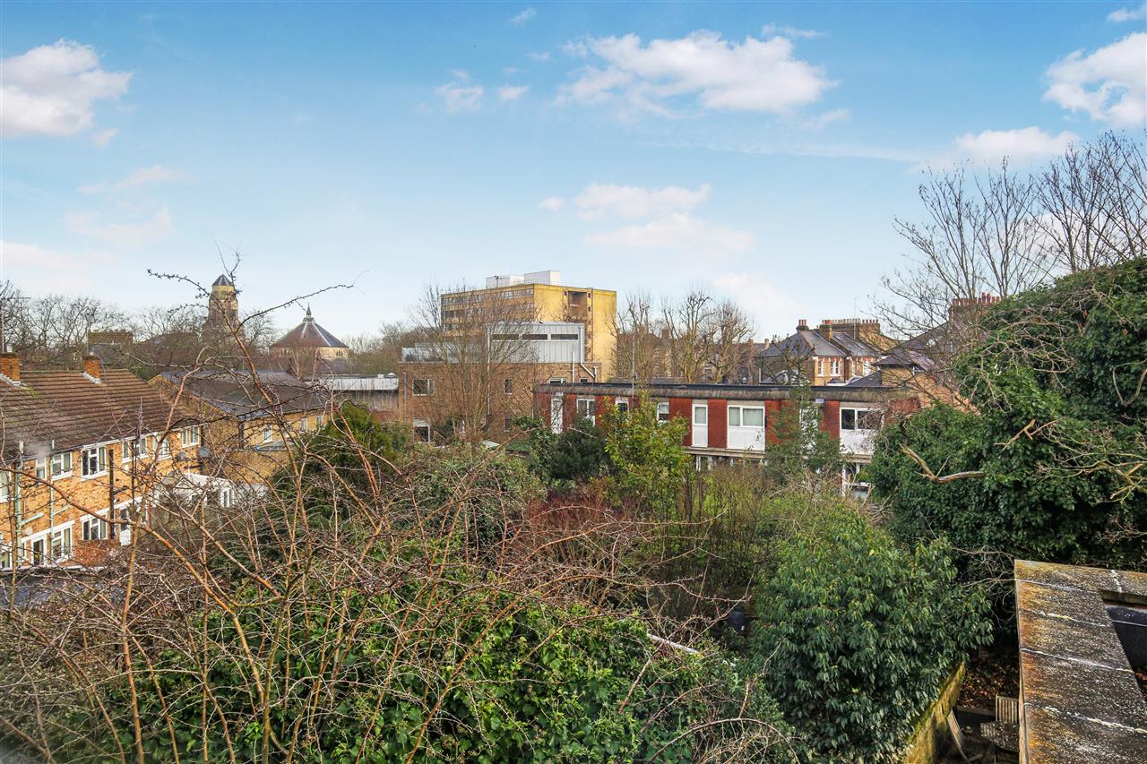 1 bed flat for sale in Carleton Road 10