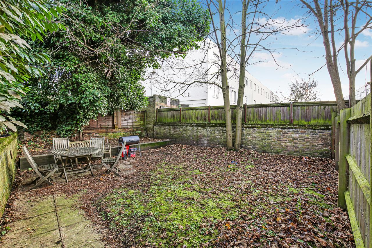 1 bed flat for sale in Carleton Road 12