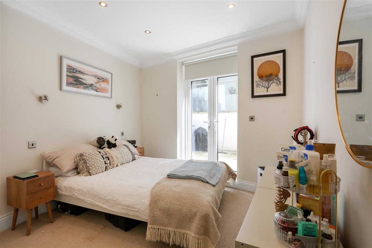 1 bed flat for sale in Brecknock Road  - Property Image 6