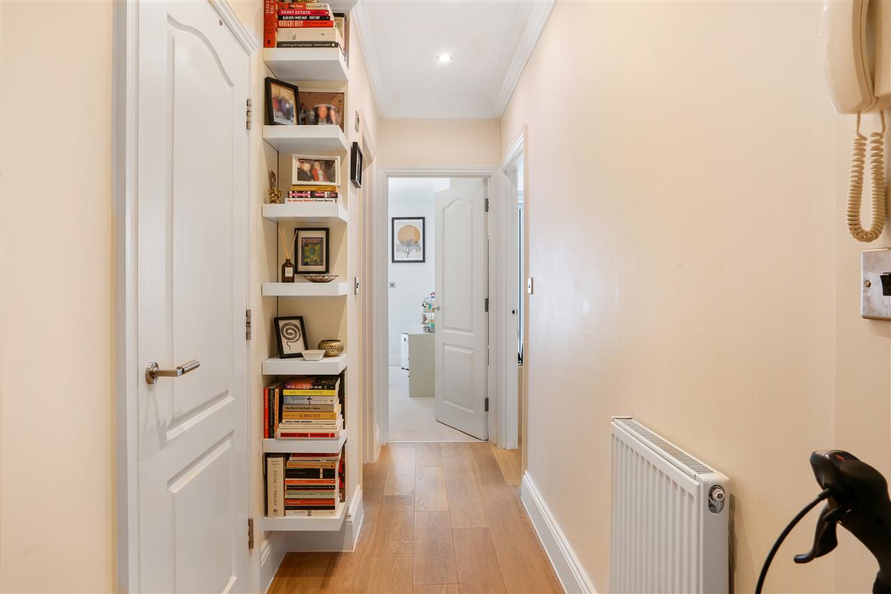 1 bed flat for sale in Brecknock Road  - Property Image 9