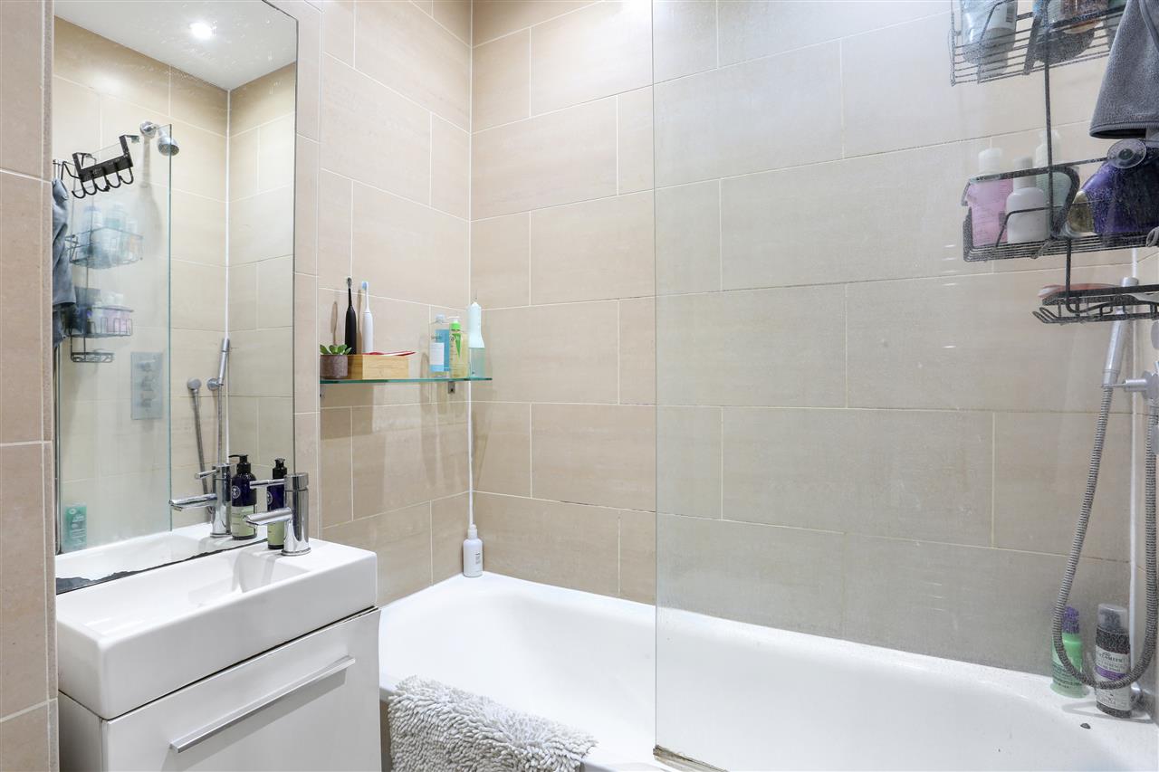1 bed flat for sale in Brecknock Road  - Property Image 11