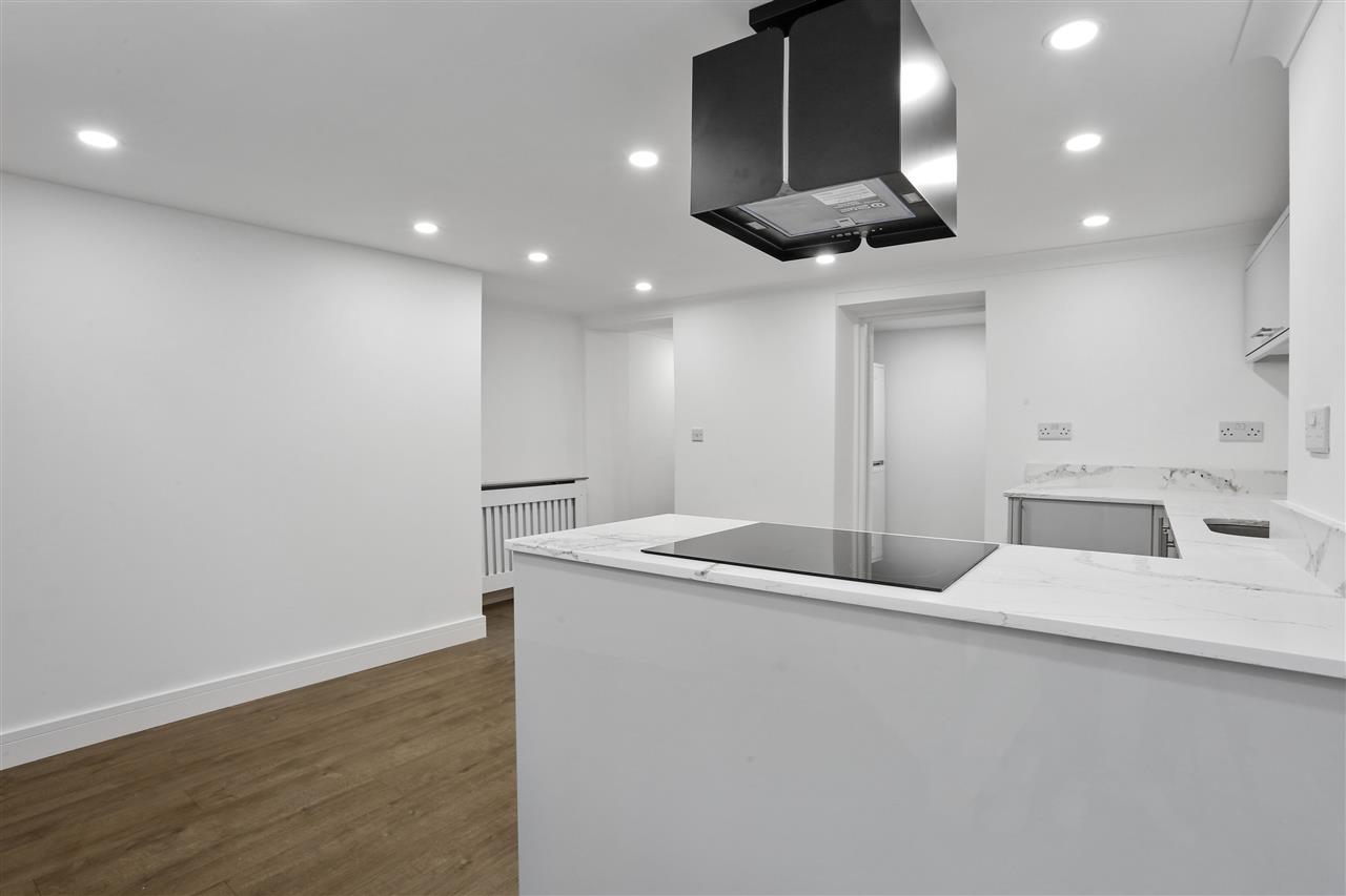 4 bed maisonette for sale in Torriano Avenue  - Property Image 11