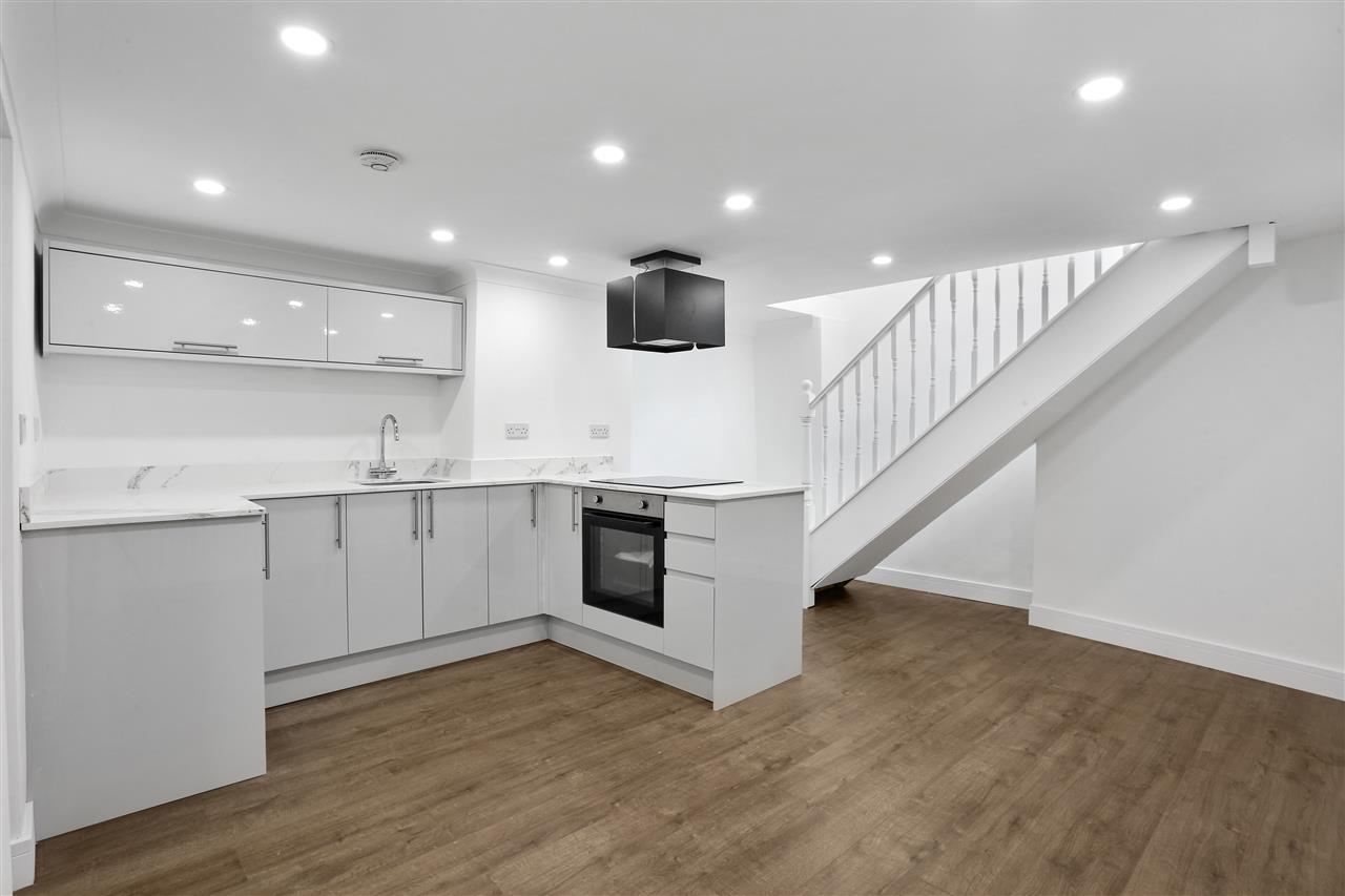 4 bed maisonette for sale in Torriano Avenue  - Property Image 12