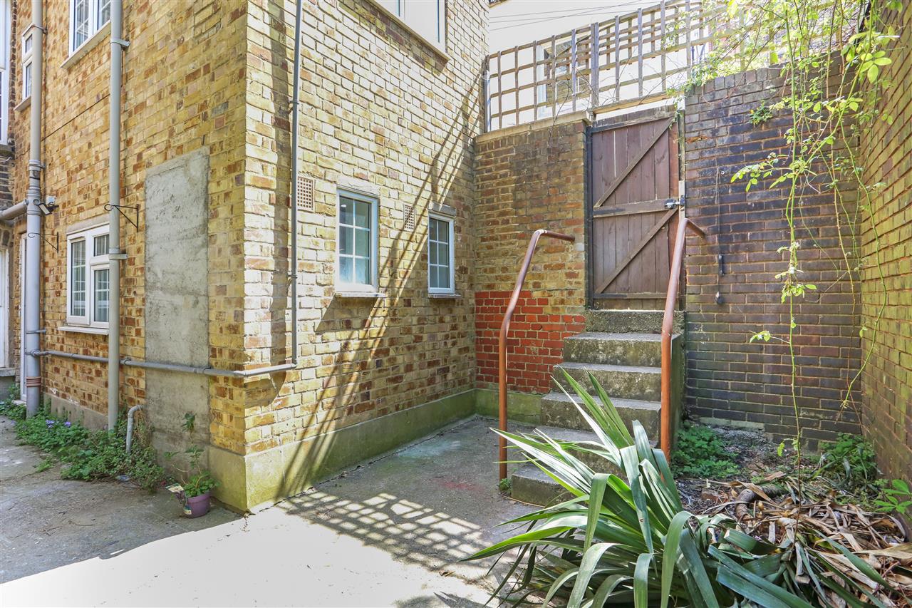 4 bed maisonette for sale in Torriano Avenue  - Property Image 24