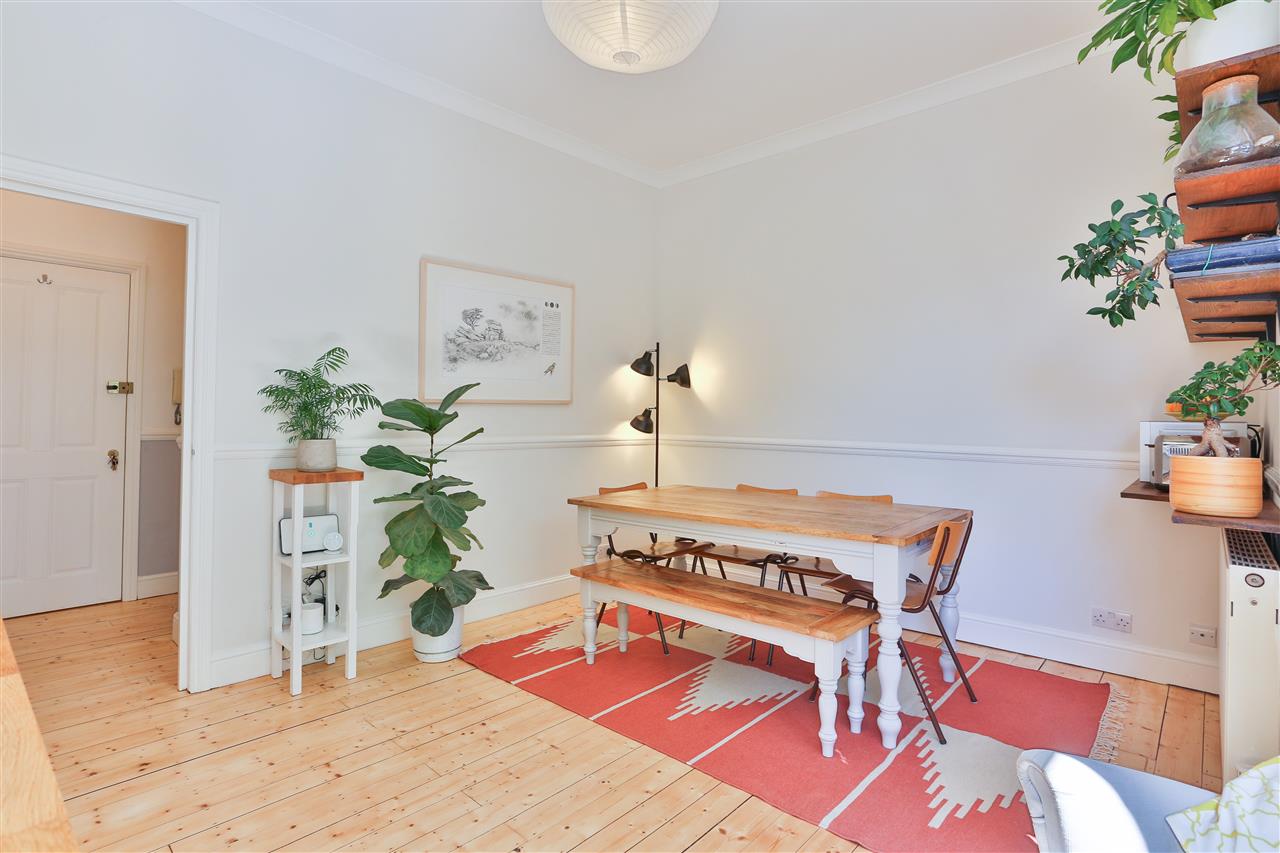 2 bed flat for sale 3