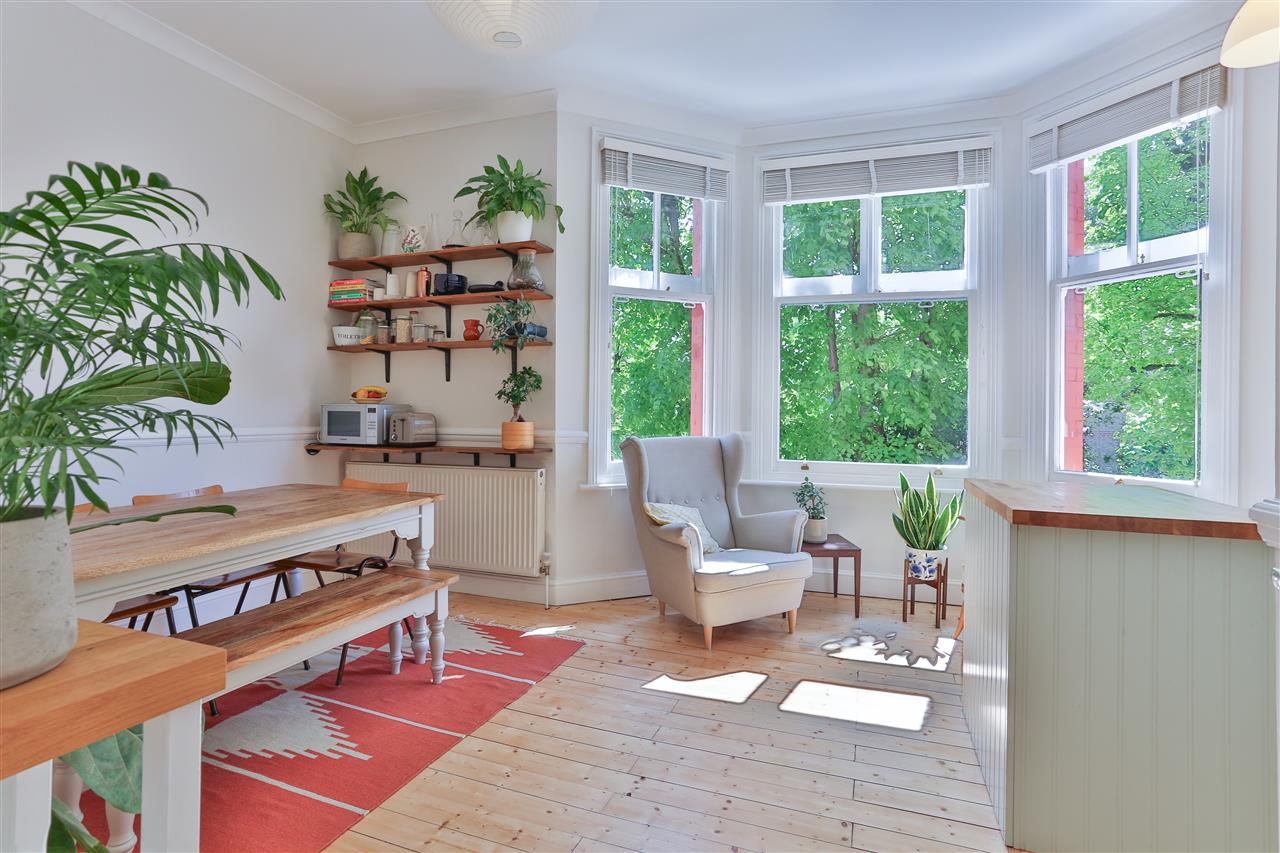 2 bed flat for sale 4