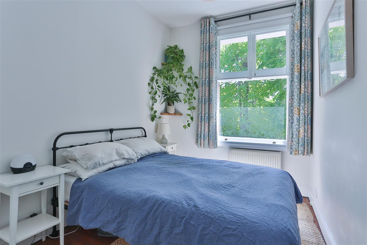 2 bed flat for sale 5