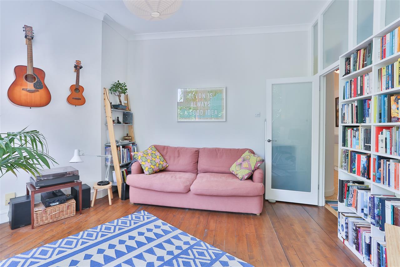 2 bed flat for sale  - Property Image 9