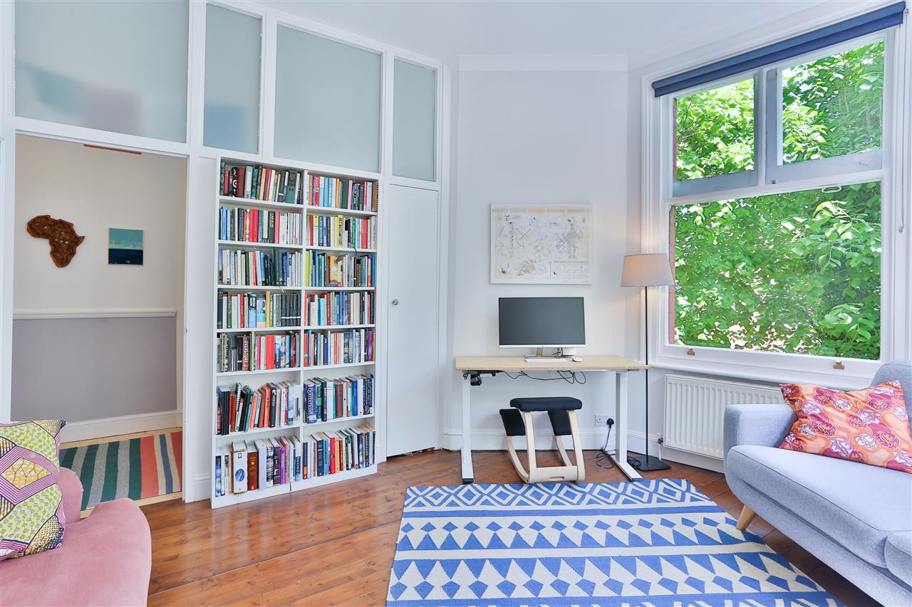 2 bed flat for sale 9
