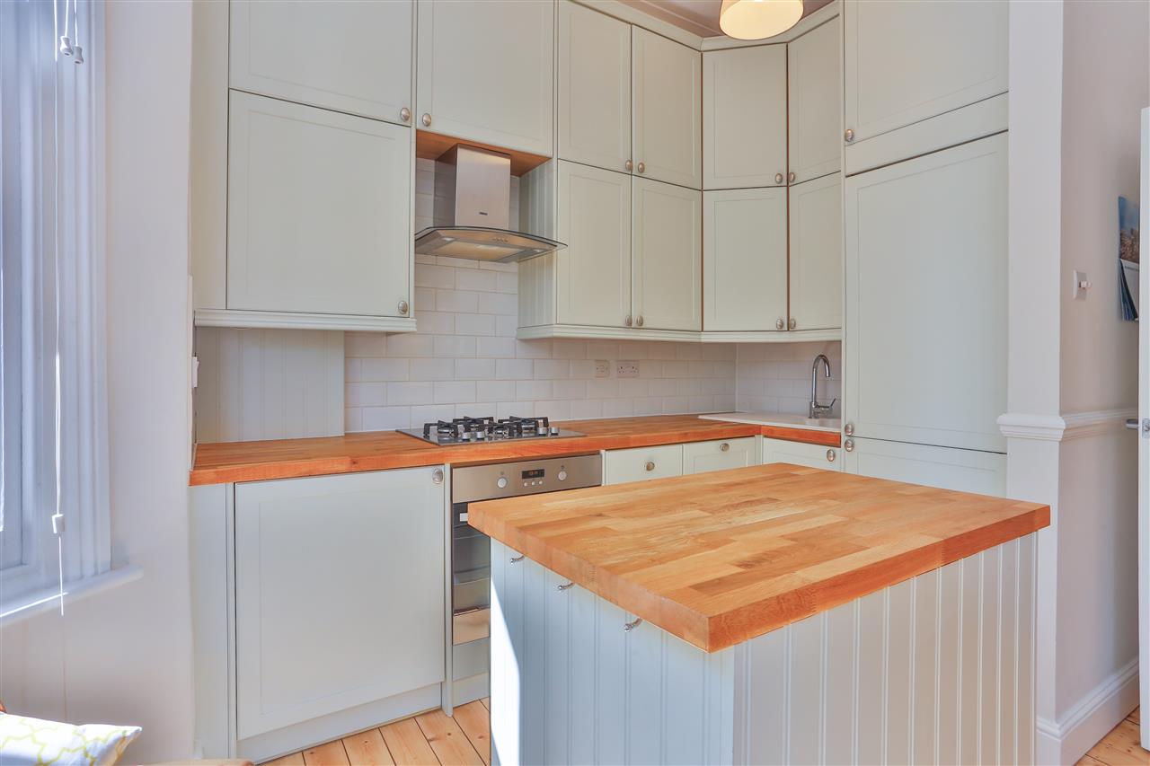2 bed flat for sale 12