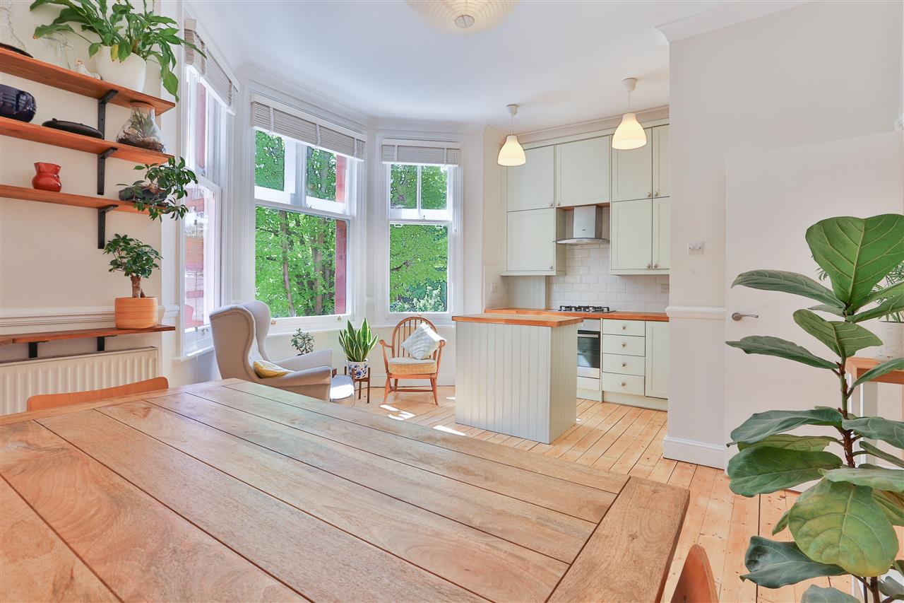 2 bed flat for sale  - Property Image 17
