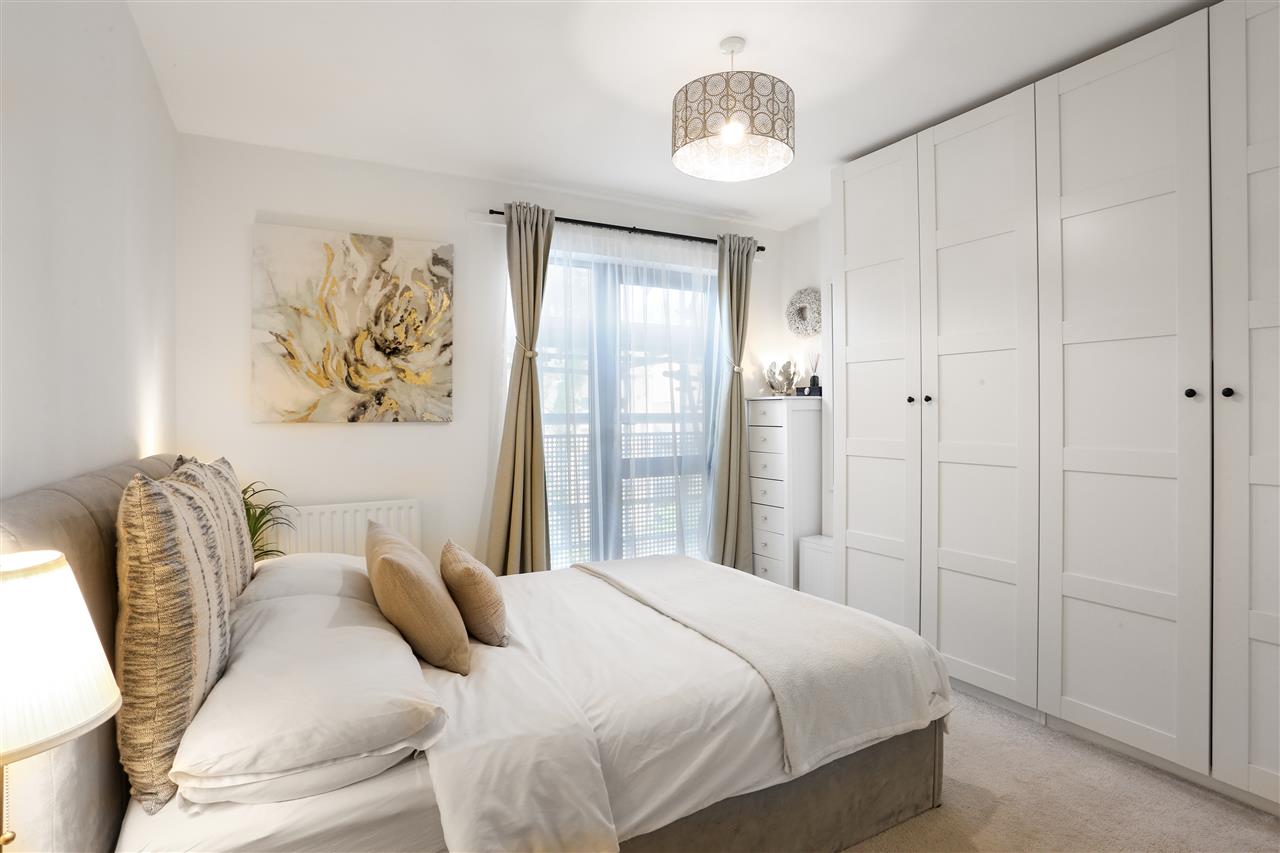 2 bed flat for sale  - Property Image 9