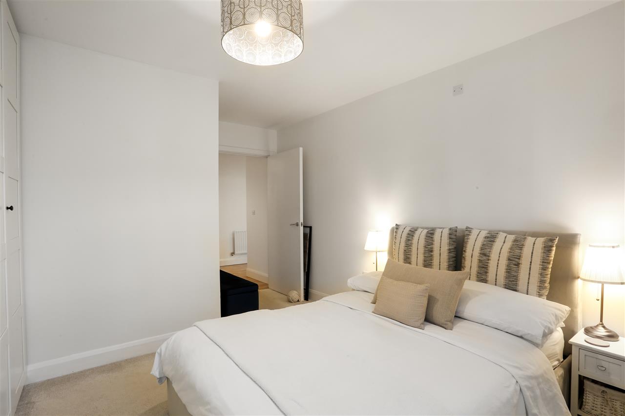 2 bed flat for sale  - Property Image 11