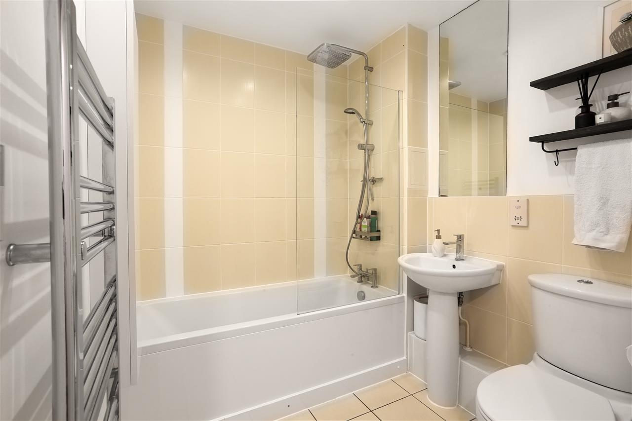 2 bed flat for sale  - Property Image 16