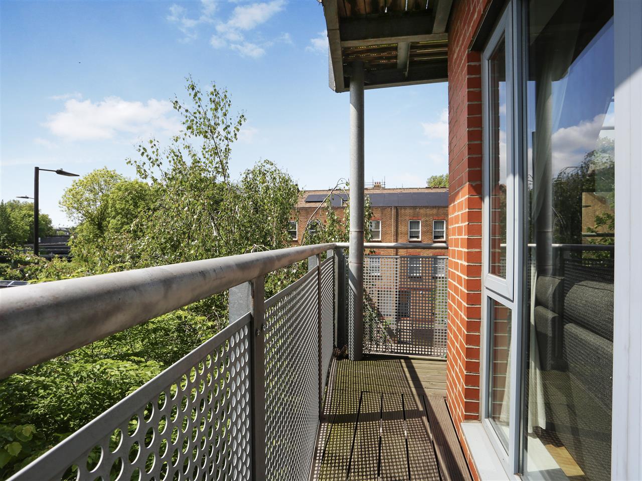 2 bed flat for sale  - Property Image 20