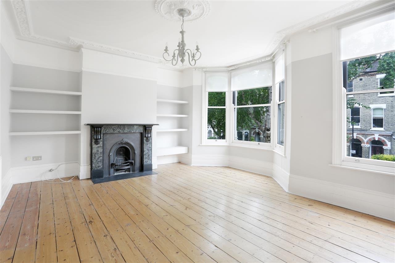 3 bed flat for sale in Bardolph Road - Property Image 1