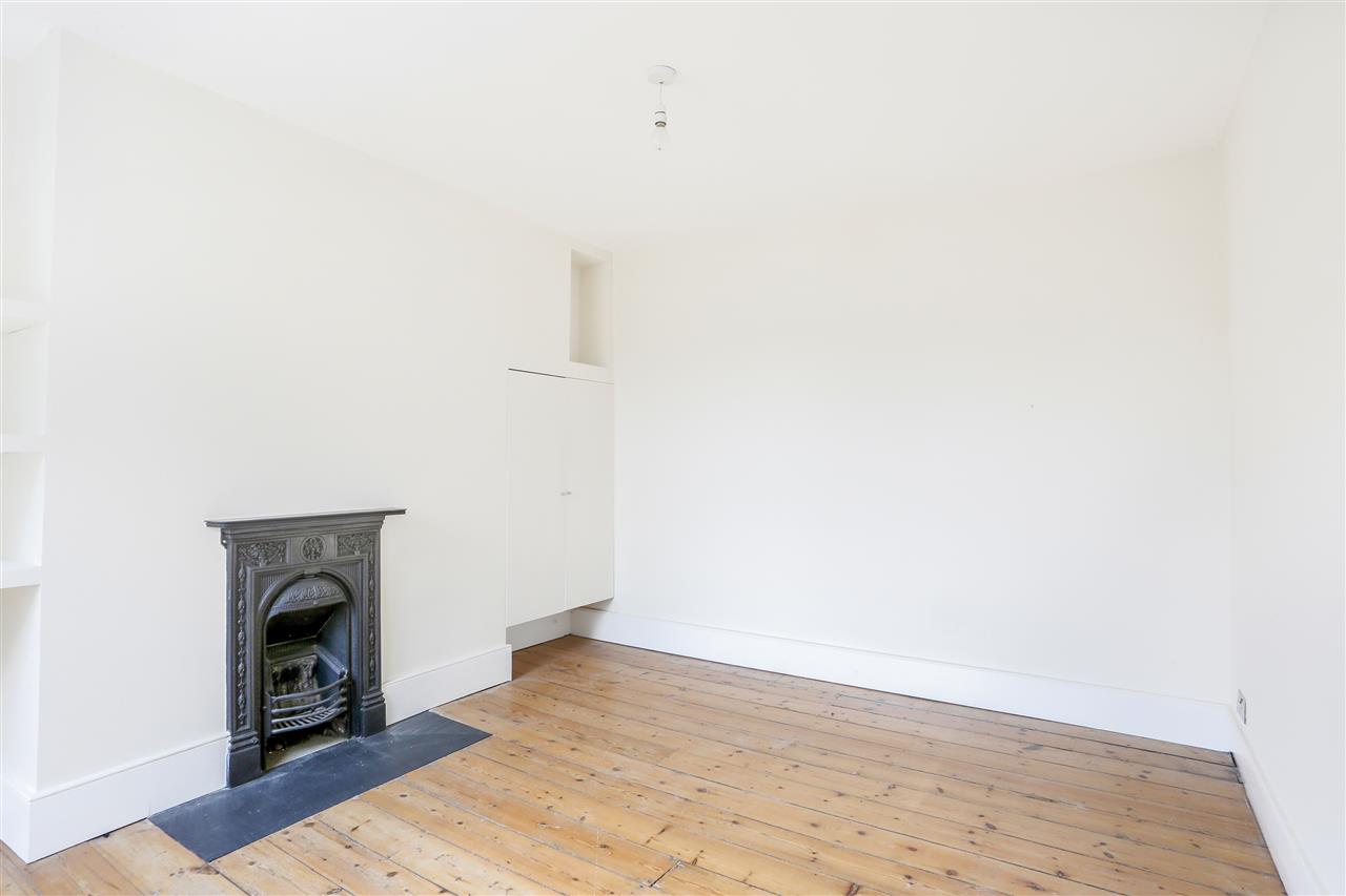 3 bed flat for sale in Bardolph Road  - Property Image 5