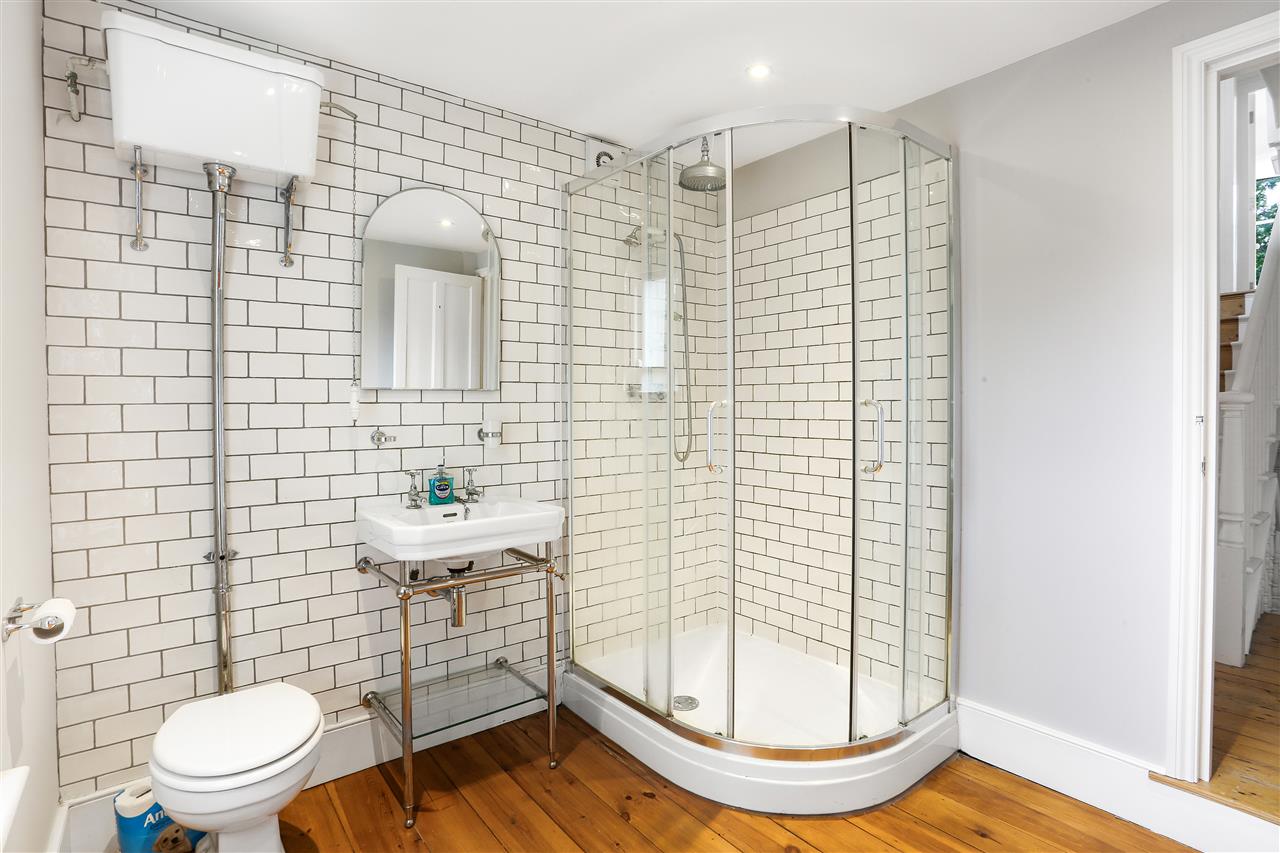 3 bed flat for sale in Bardolph Road 6