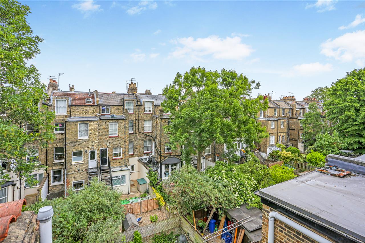3 bed flat for sale in Bardolph Road 14
