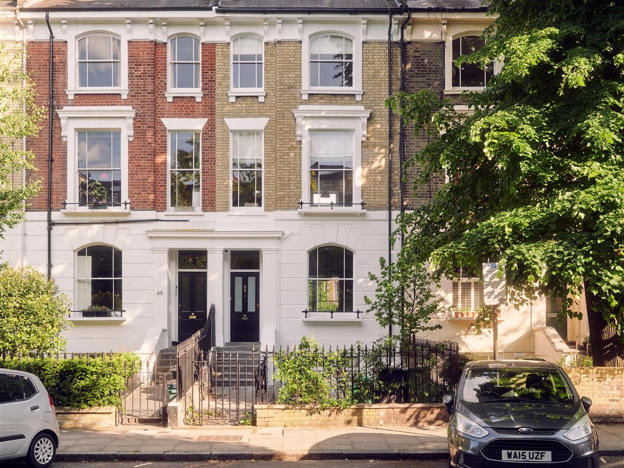 An Exceptional Split-Level Victorian Apartment with Roof Terrace.<BR><BR>Occupying the first, second and third floors of an imposing Victorian residence, this beautifully designed three-bedroom apartment offers a very spacious (1,432 sq ft / 133 sq m inc. eaves storage & restricted head height) ...