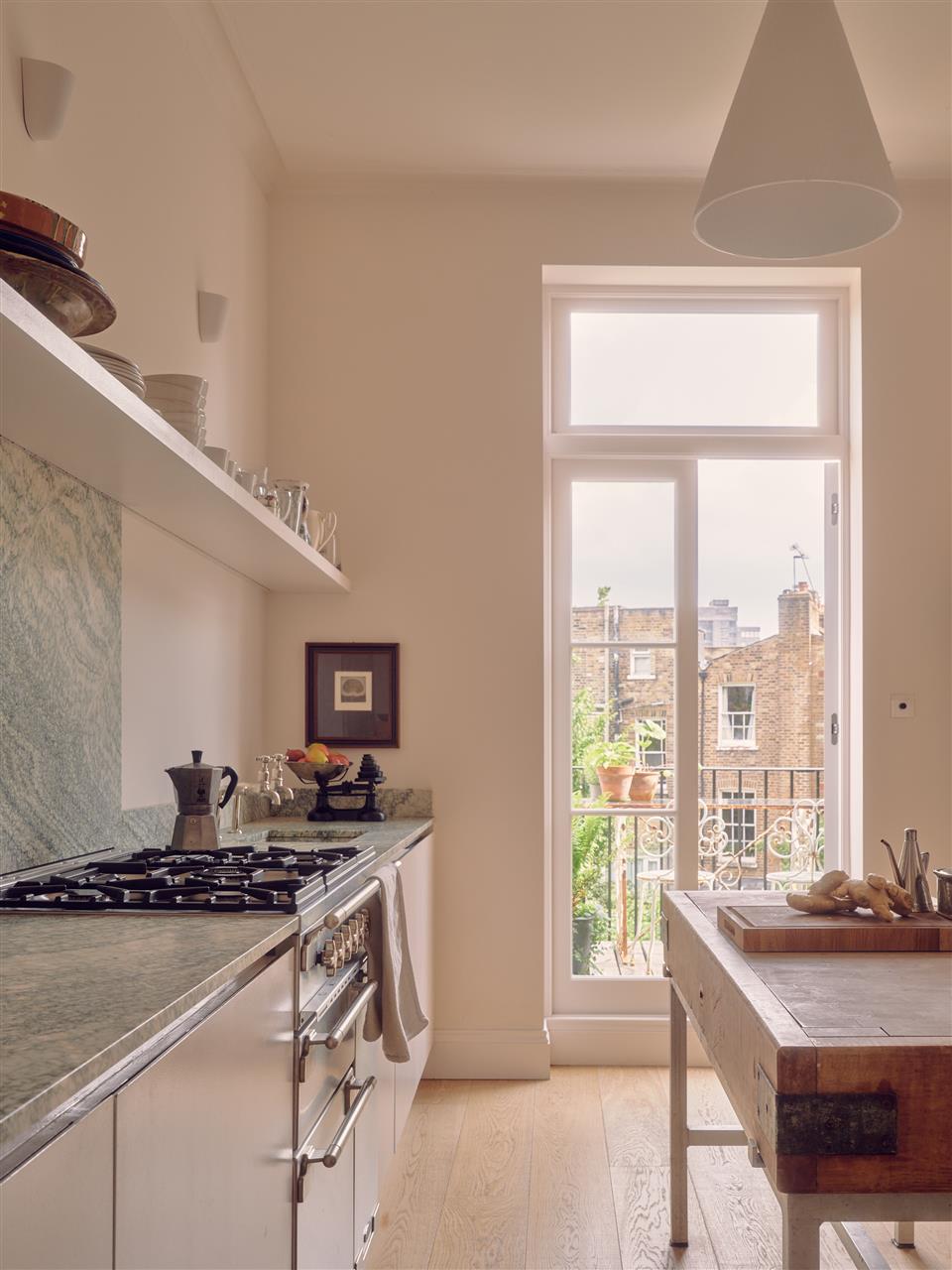 3 bed flat for sale in Loraine Road  - Property Image 5