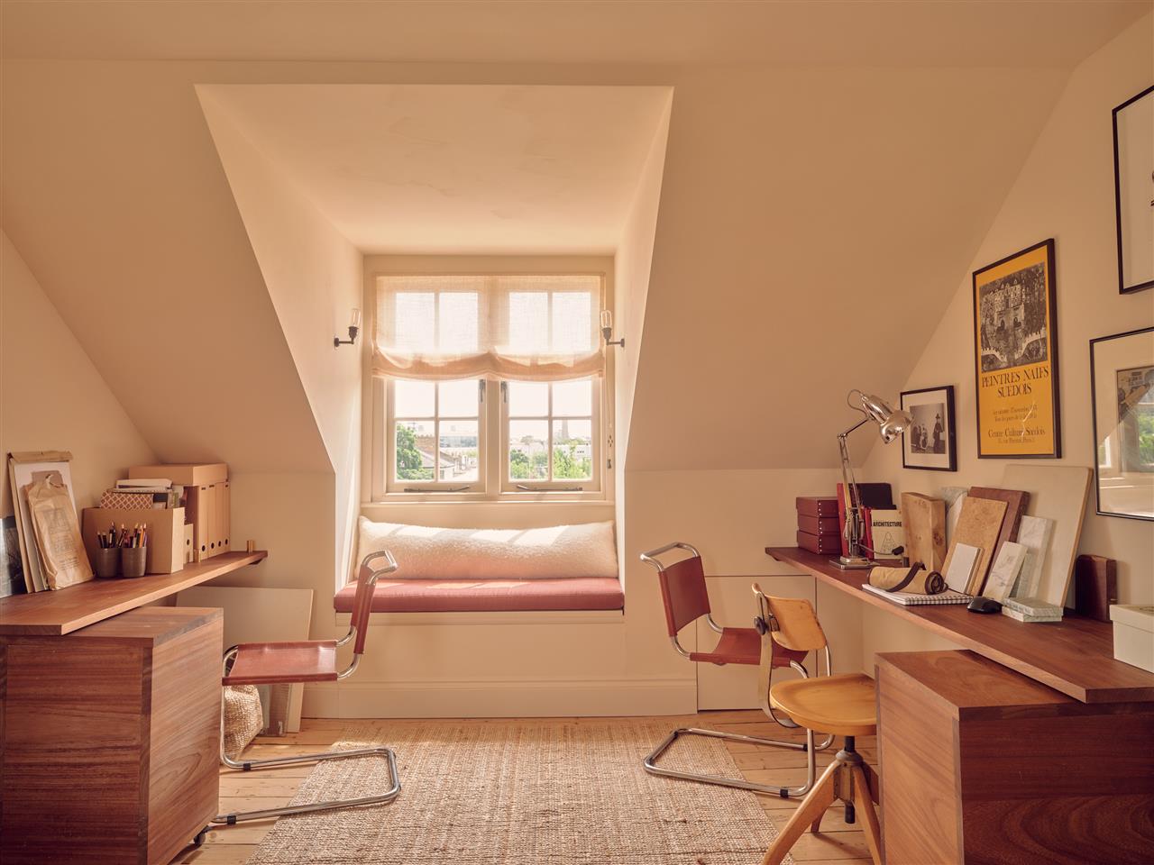 3 bed flat for sale in Loraine Road 16