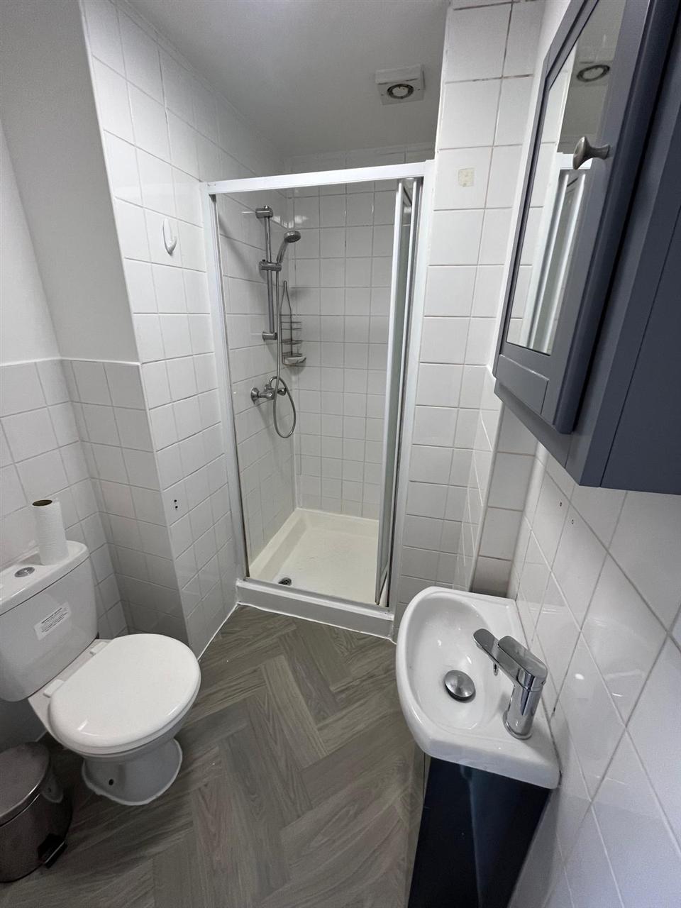 Studio flat to rent in Anson Road 4