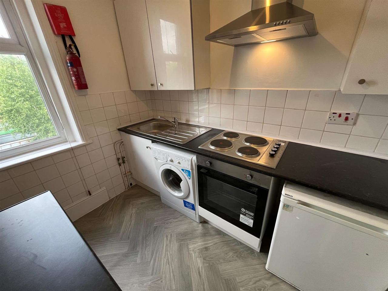 Studio flat to rent in Anson Road 6