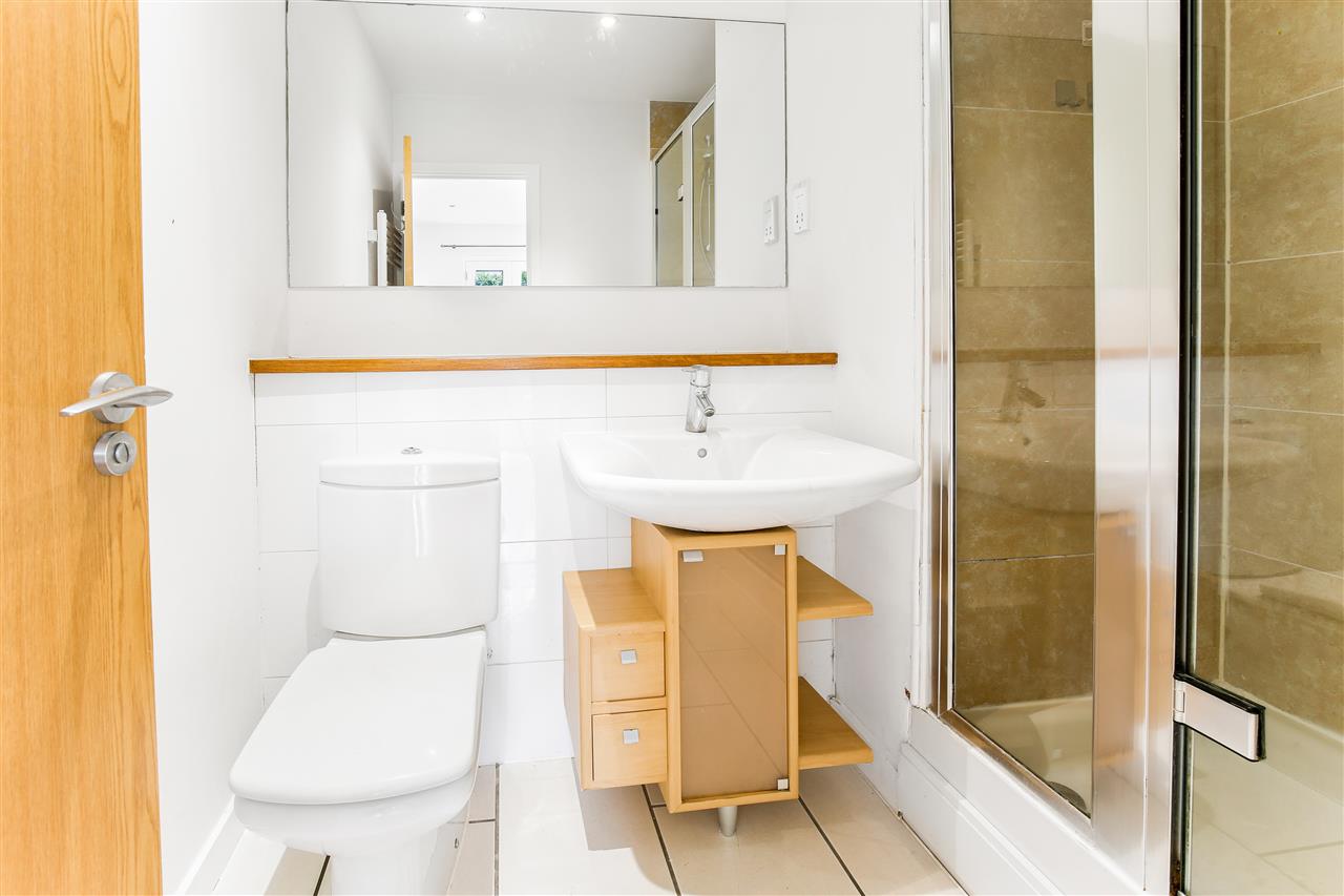 2 bed flat for sale in Northpoint Square 2