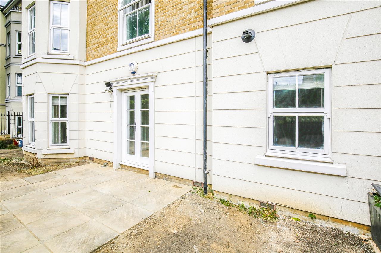 2 bed flat for sale in Northpoint Square 12