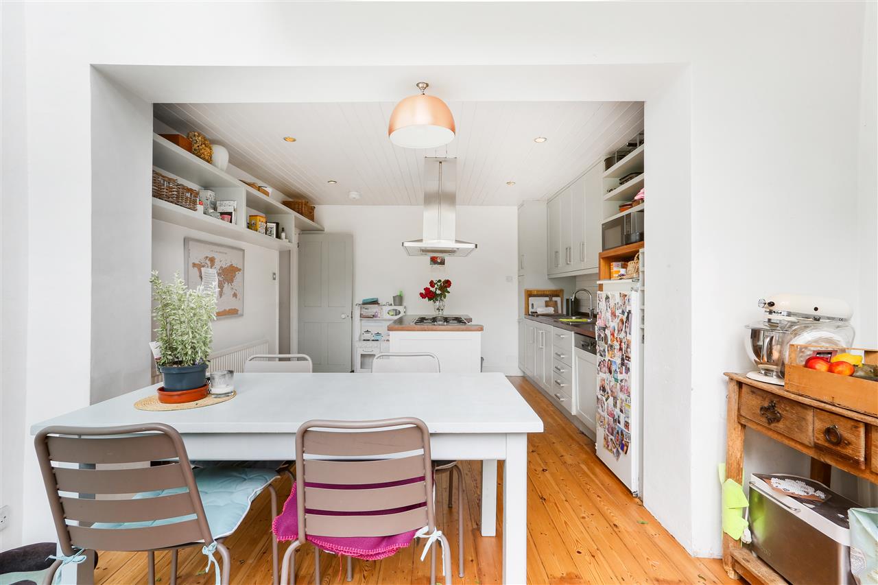 5 bed terraced house for sale  - Property Image 6