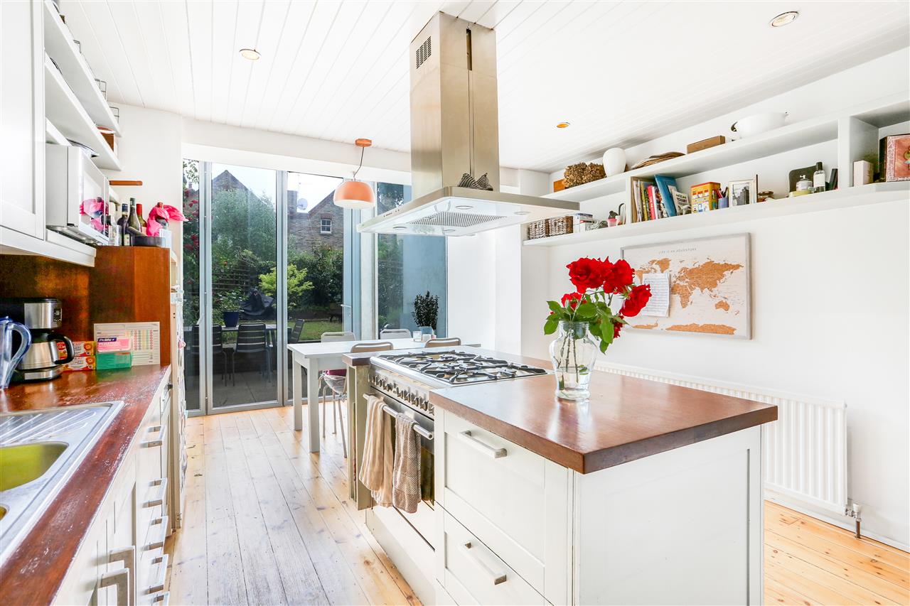 5 bed terraced house for sale  - Property Image 8