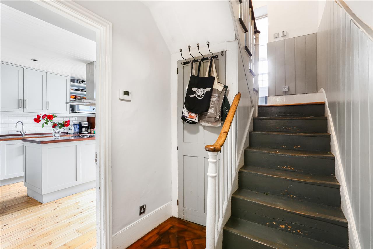 5 bed terraced house for sale  - Property Image 9