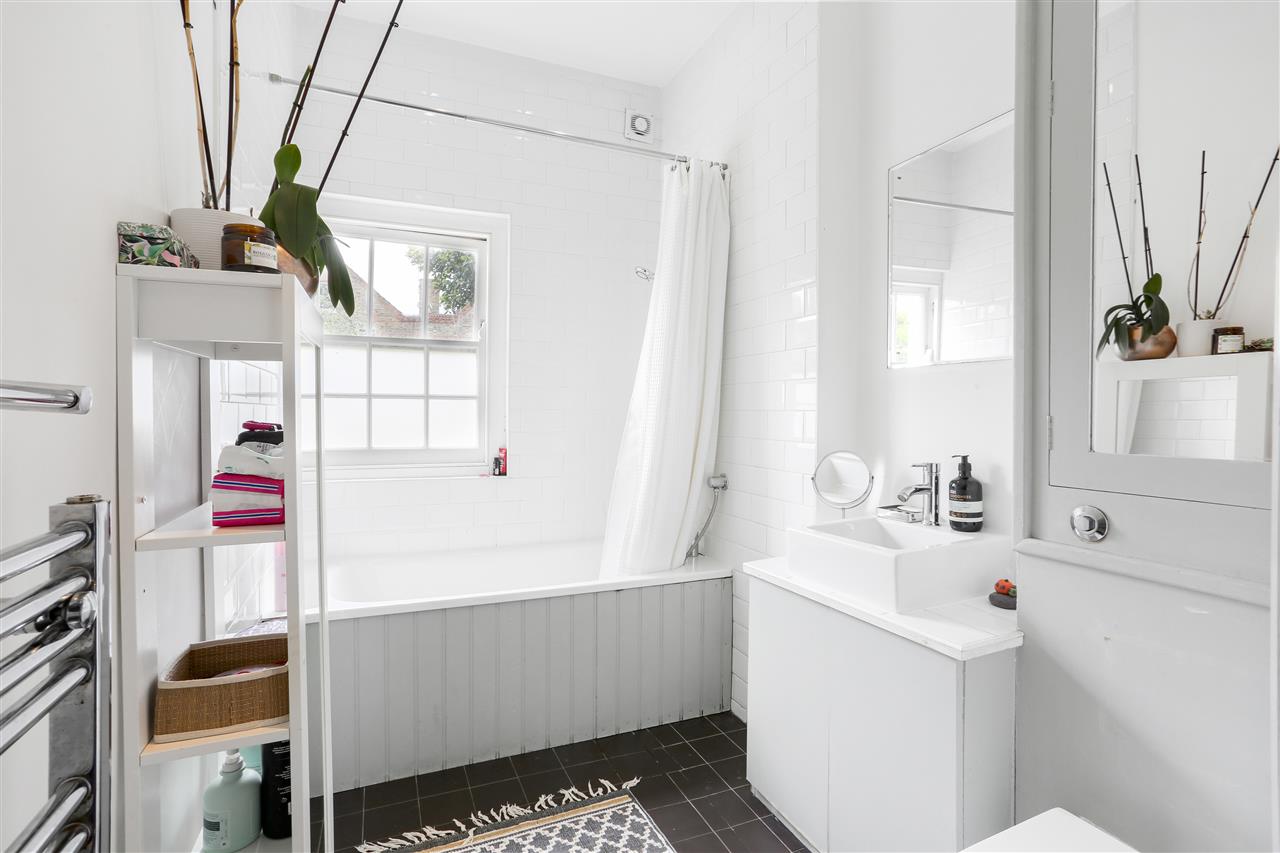 5 bed terraced house for sale  - Property Image 12