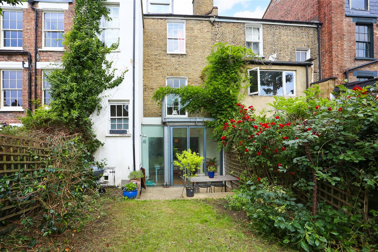 5 bed terraced house for sale 22