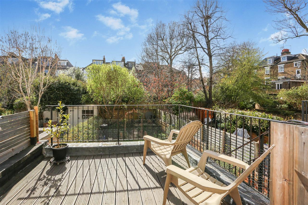 1 bed flat for sale in Huddleston Road 14