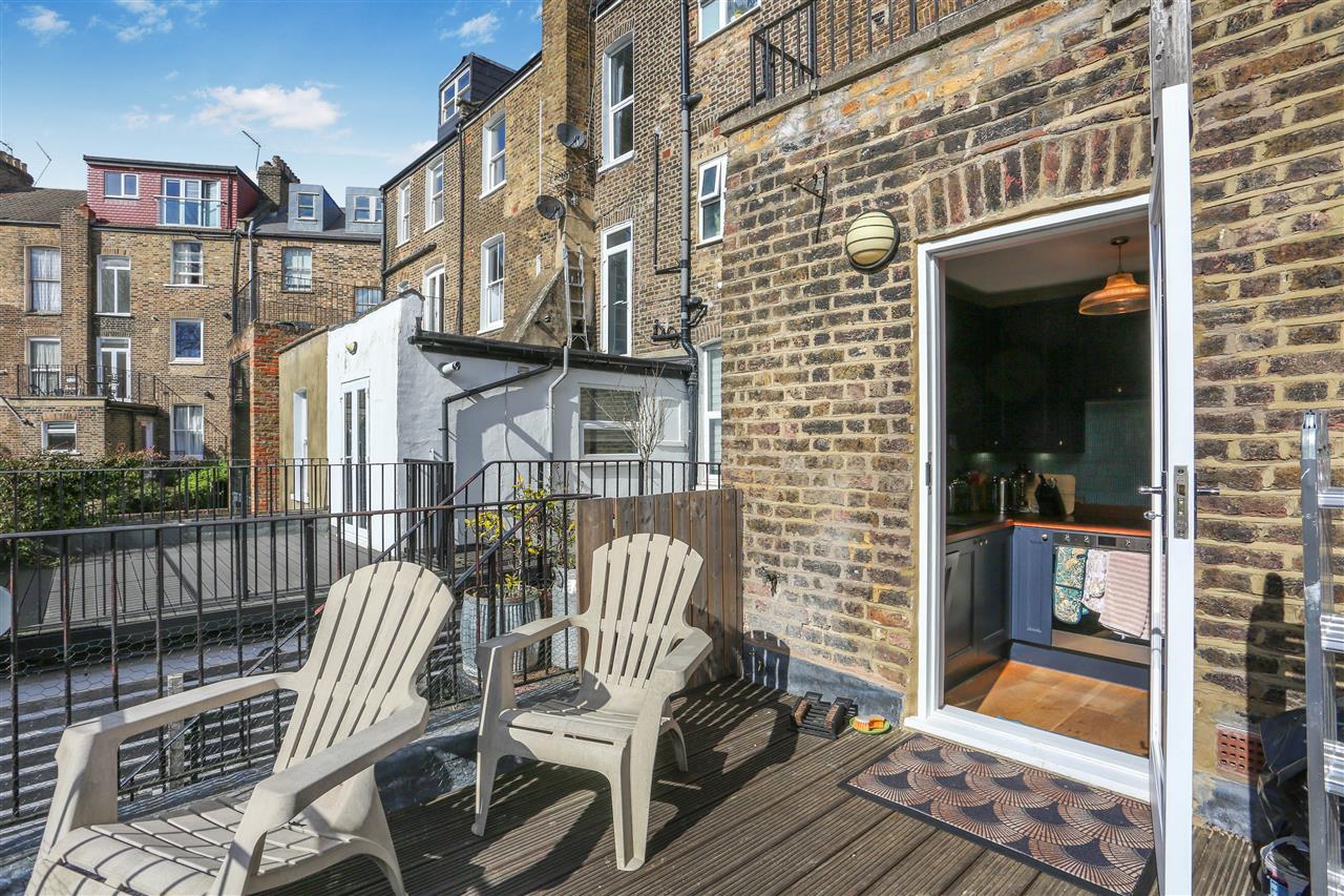 1 bed flat for sale in Huddleston Road 16