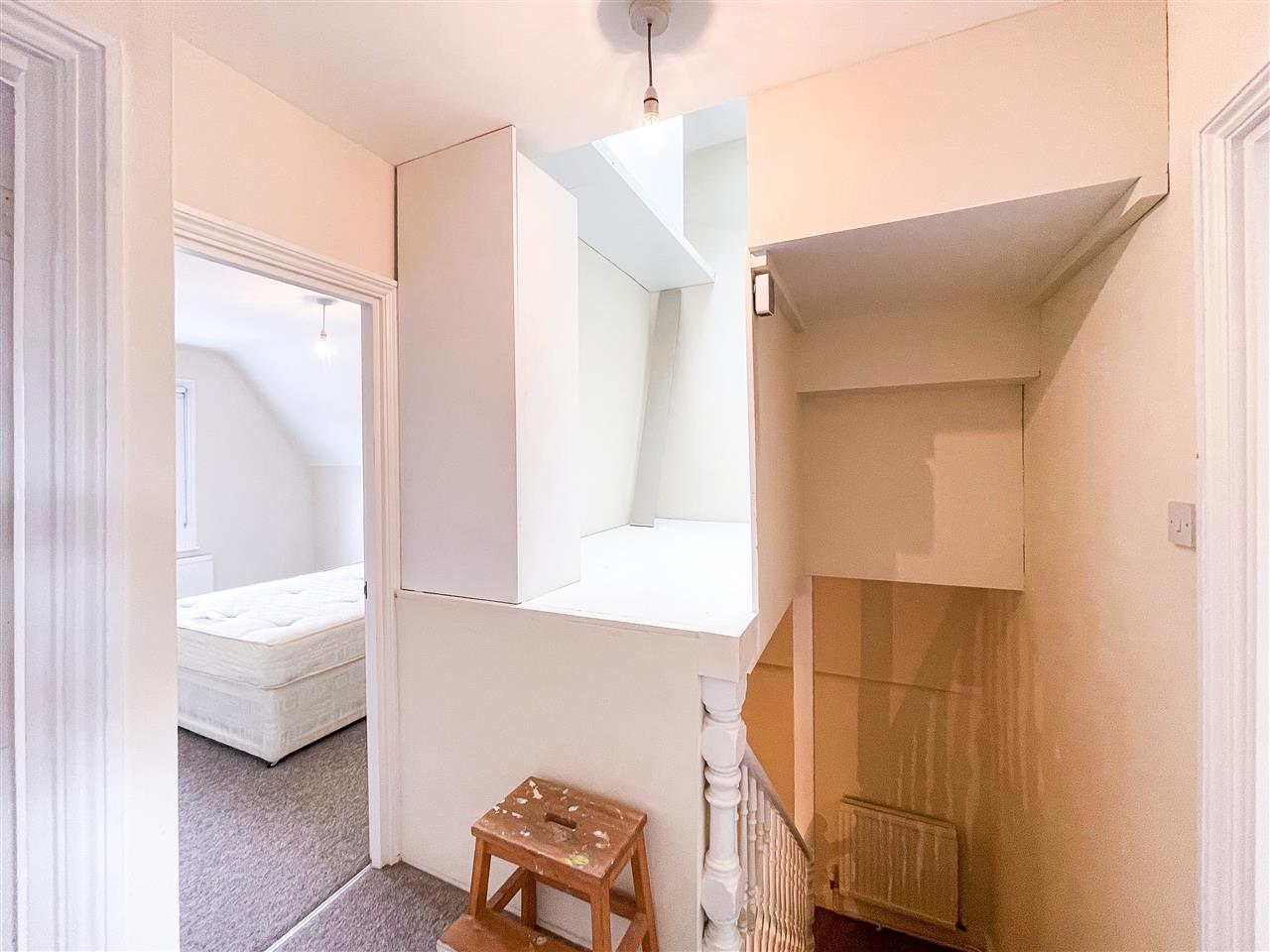 2 bed flat for sale in Mount View Road  - Property Image 8