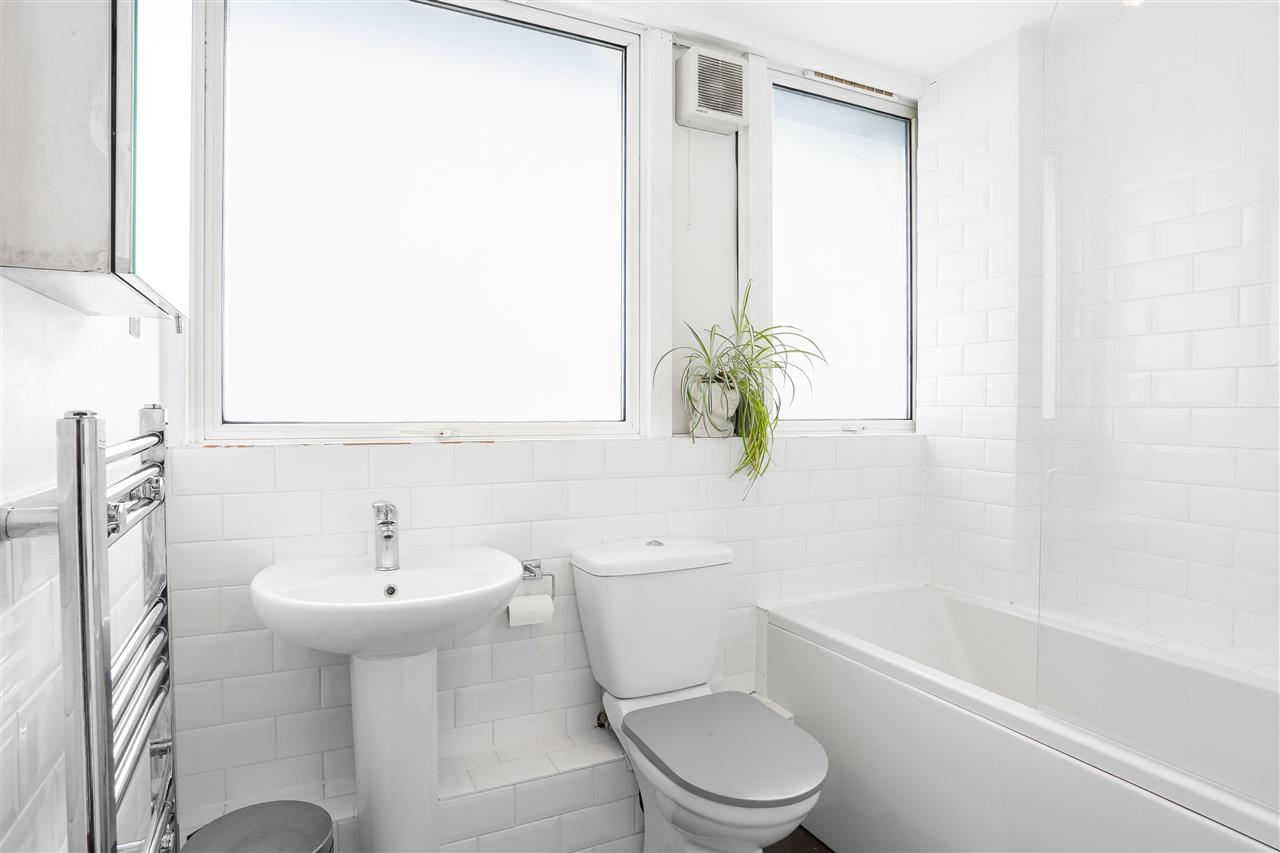 2 bed flat to rent in Highgate Road  - Property Image 4