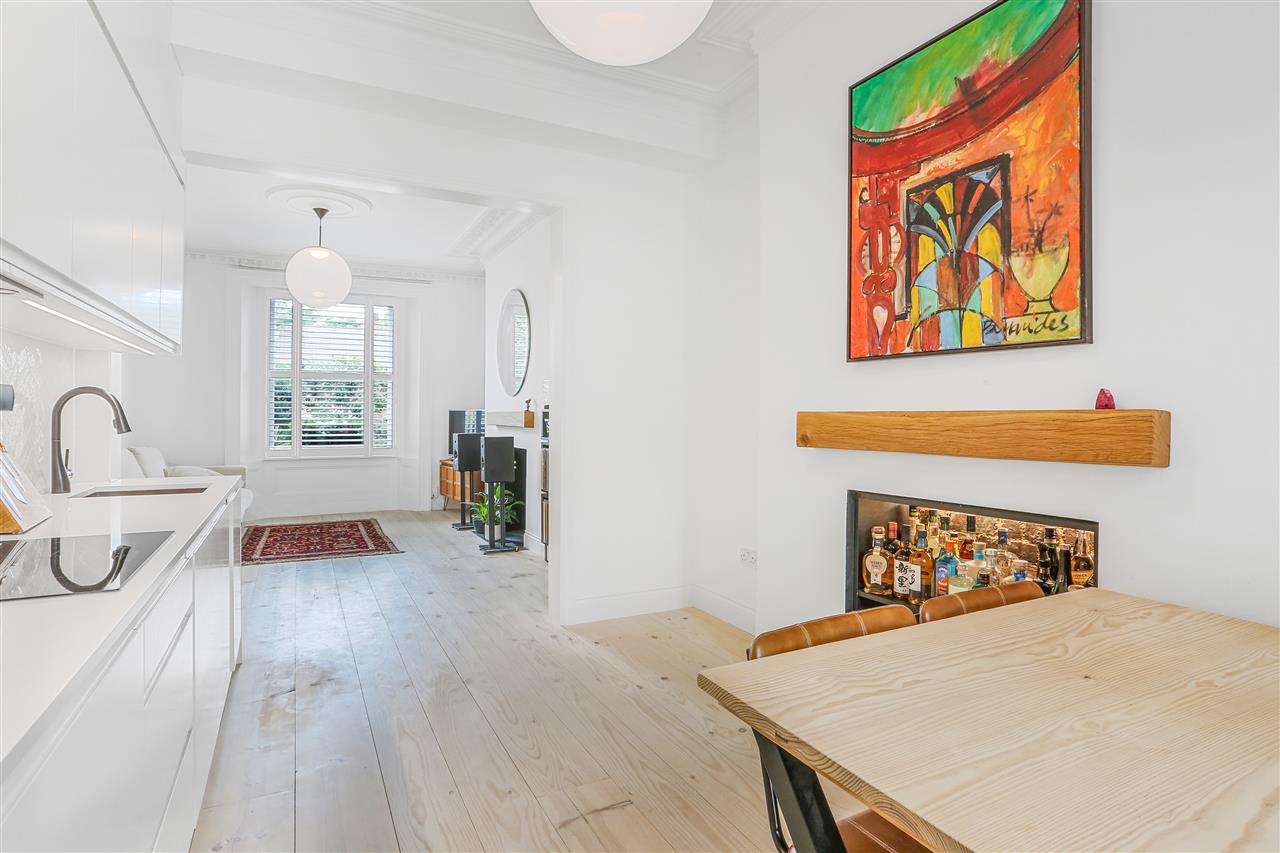 1 bed flat for sale in Middleton Grove 3