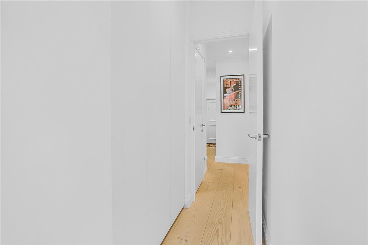 1 bed flat for sale in Middleton Grove  - Property Image 11