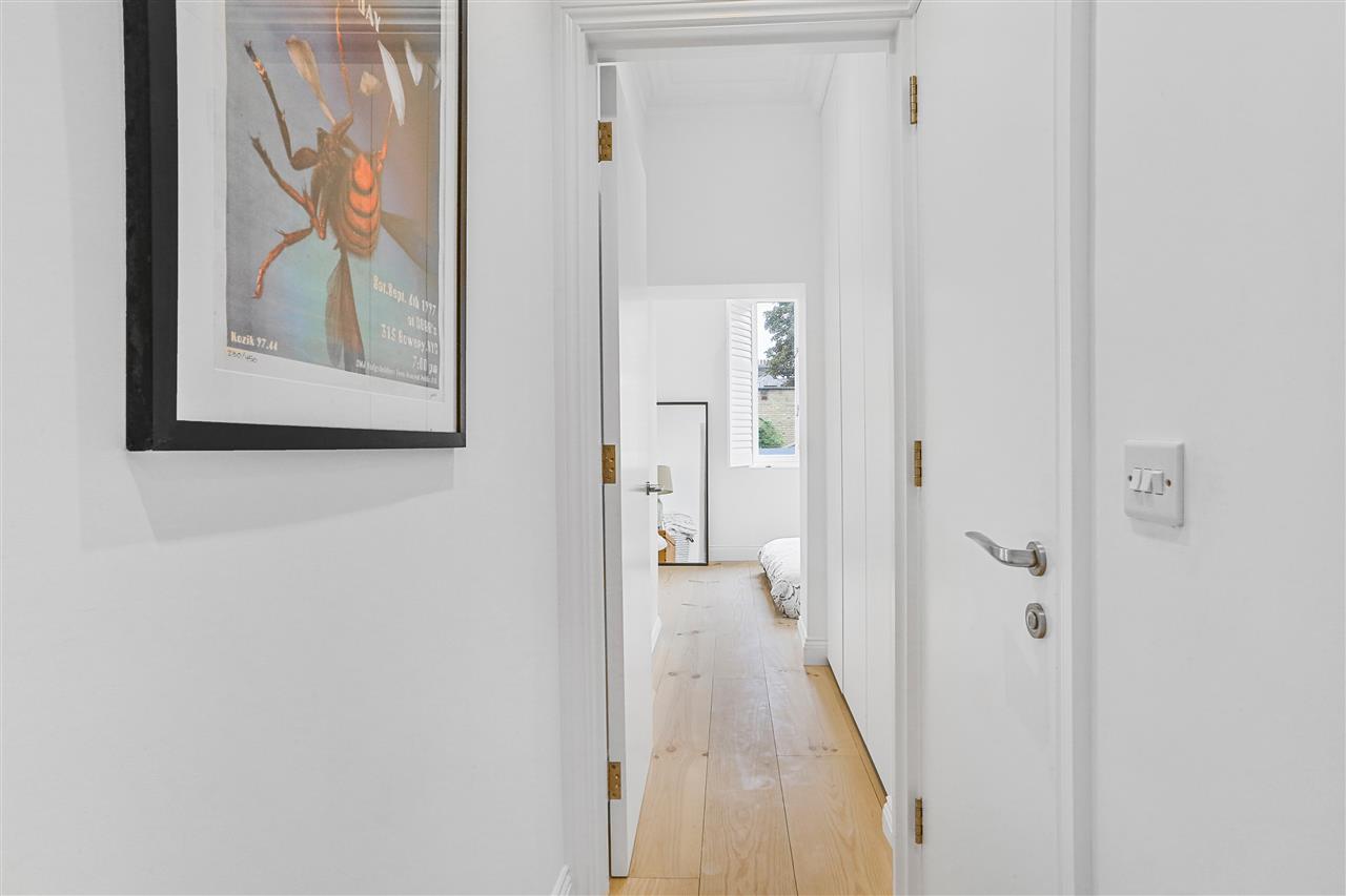 1 bed flat for sale in Middleton Grove 11