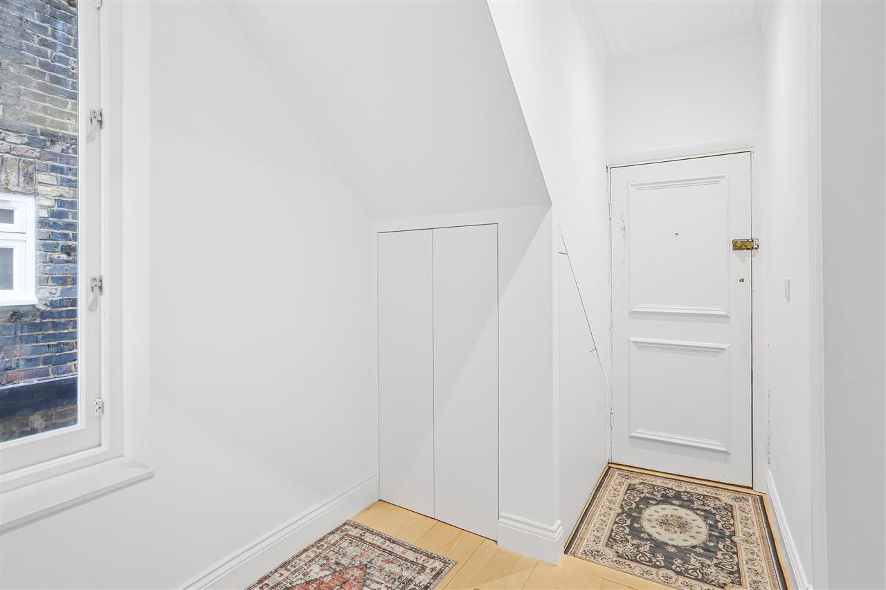 1 bed flat for sale in Middleton Grove  - Property Image 15