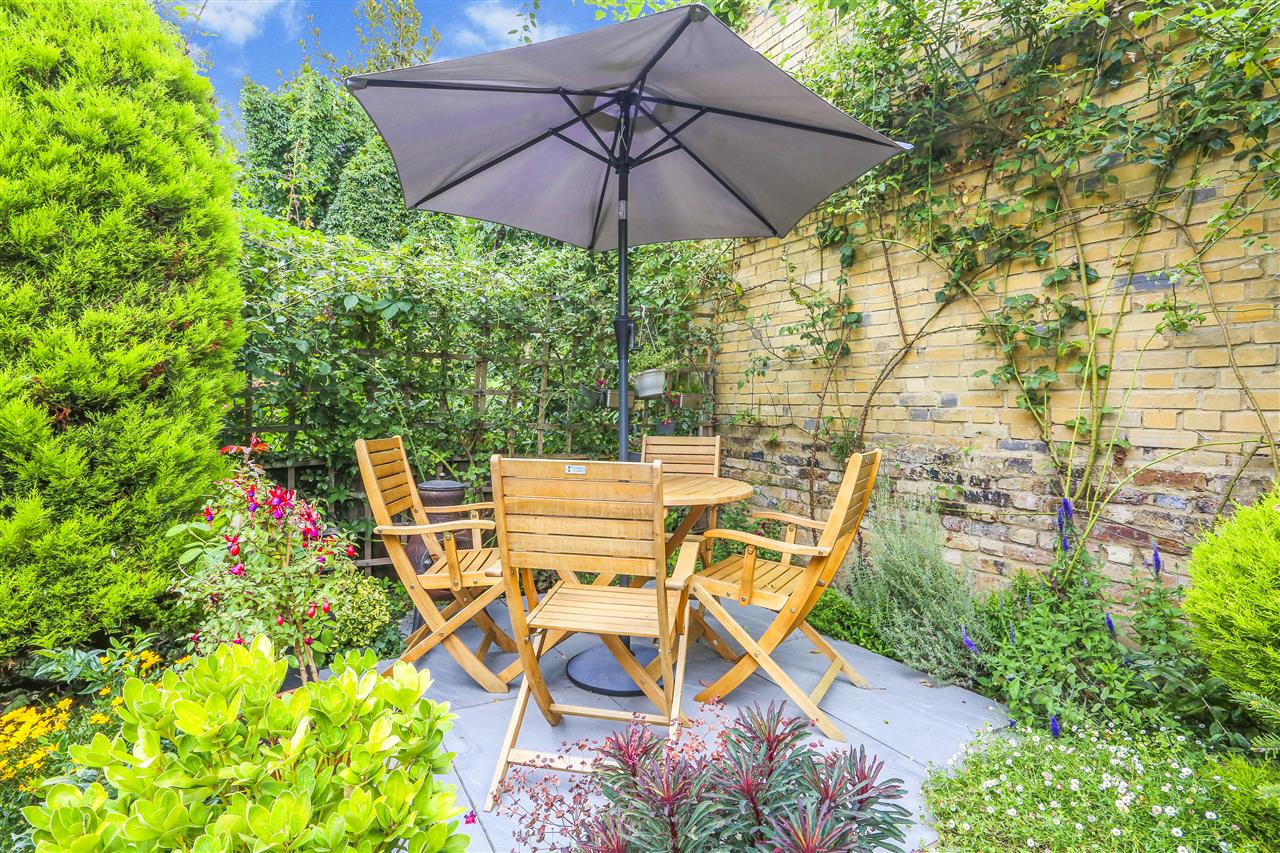 1 bed flat for sale in Middleton Grove  - Property Image 19