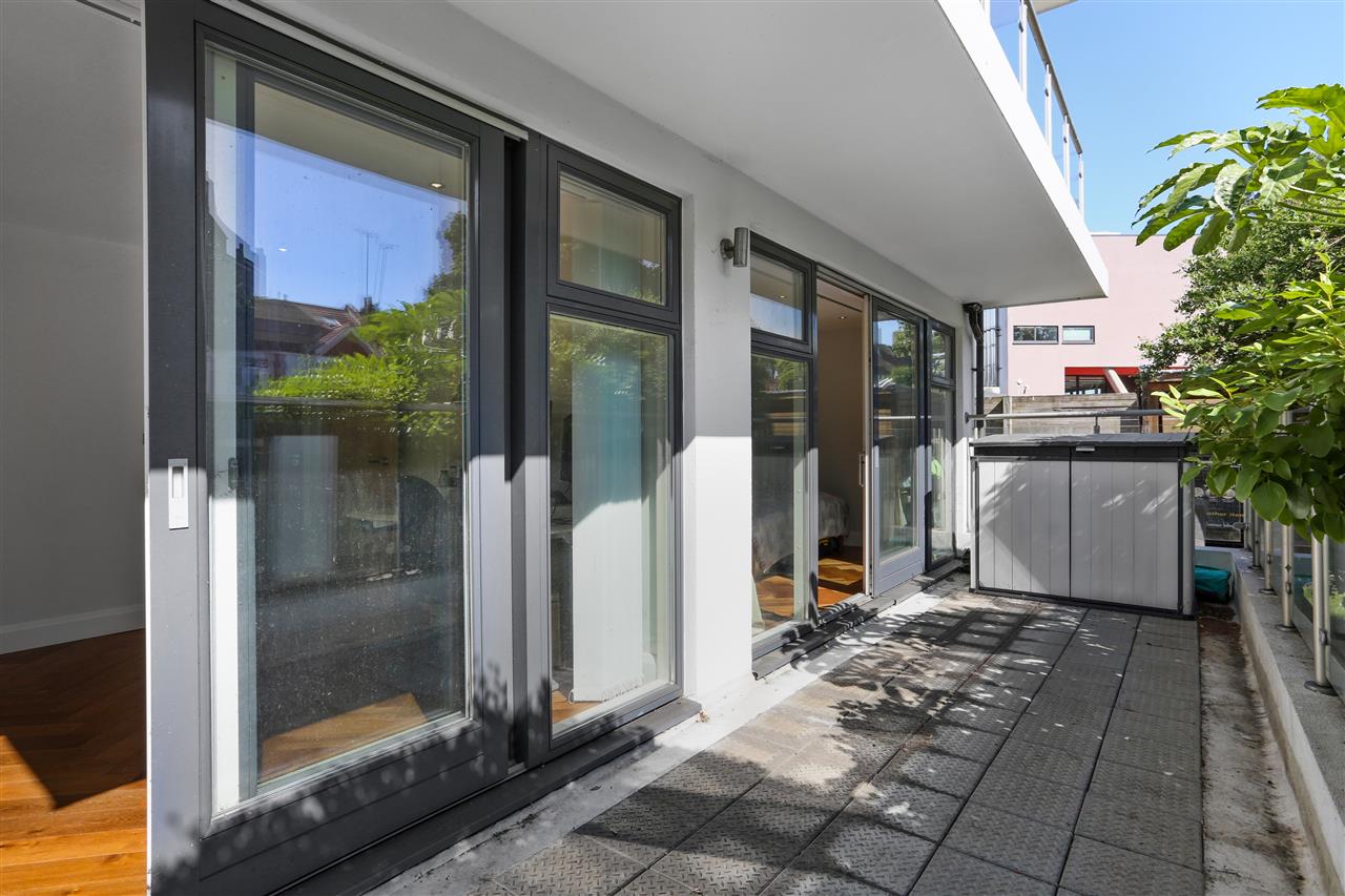 2 bed flat for sale in Caledonian Road  - Property Image 3