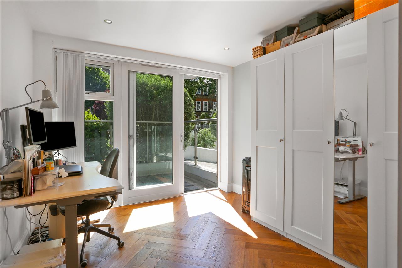 2 bed flat for sale in Caledonian Road  - Property Image 11