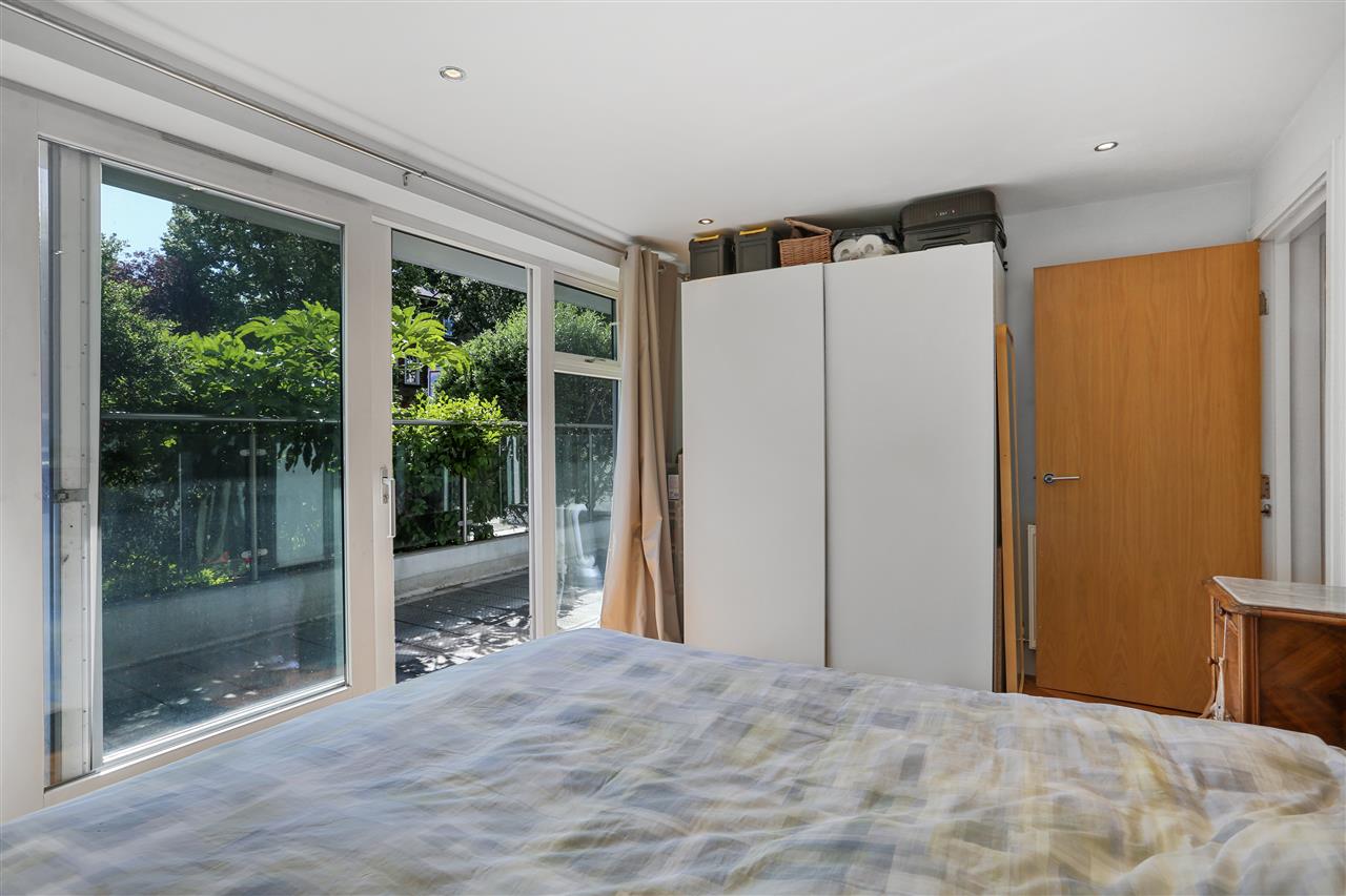 2 bed flat for sale in Caledonian Road  - Property Image 16