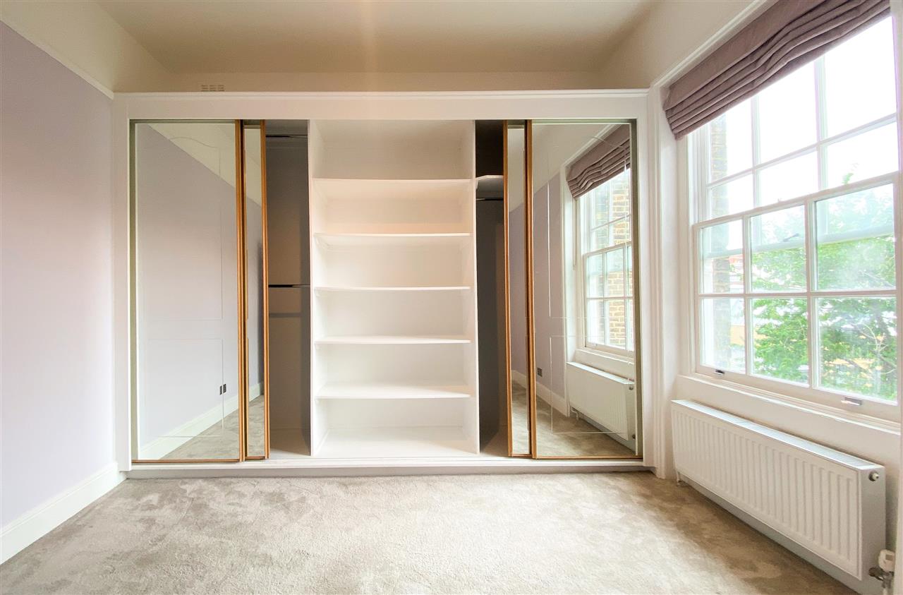 1 bed flat for sale in Camden Road  - Property Image 5