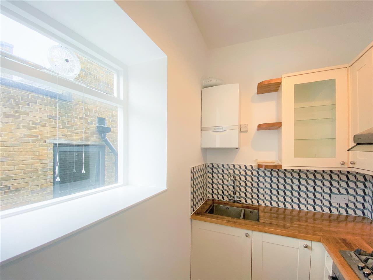 1 bed flat for sale in Camden Road  - Property Image 6