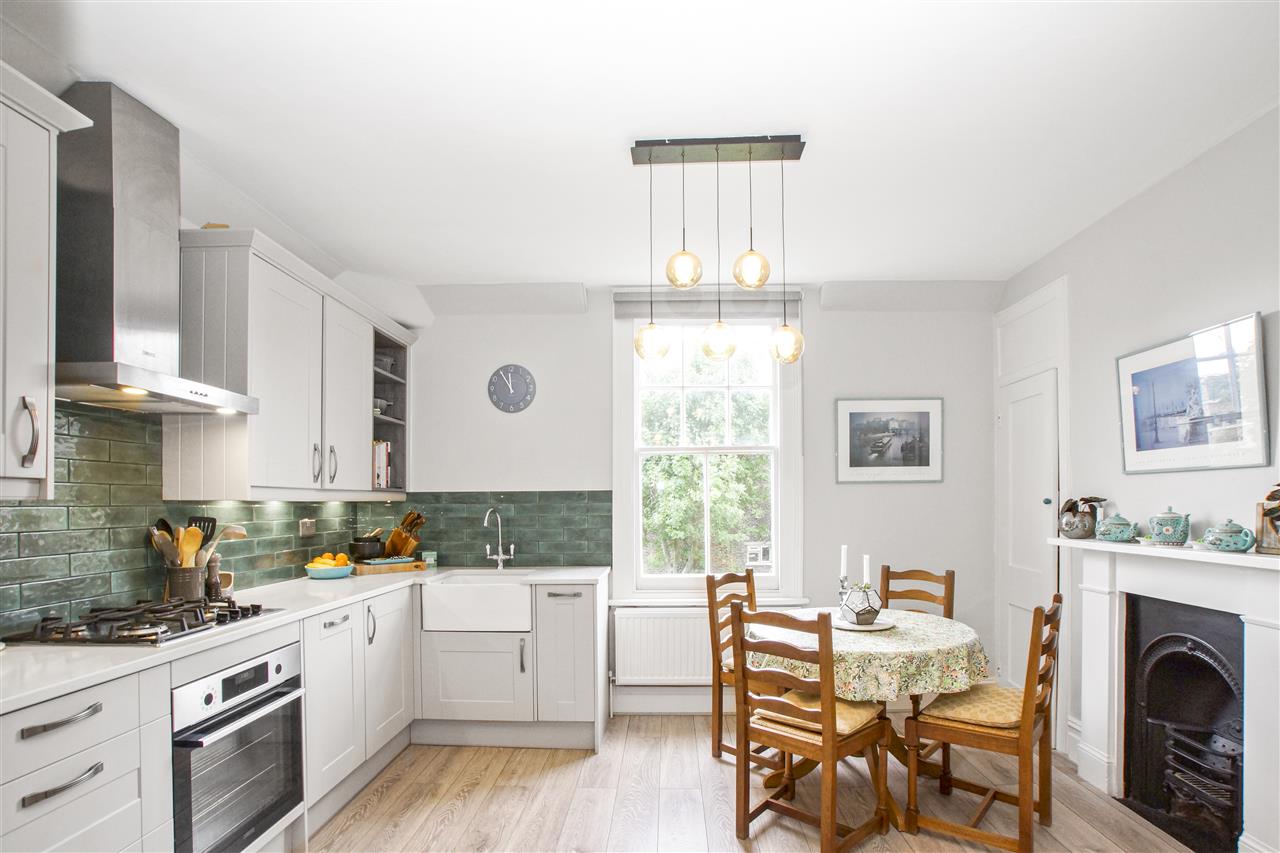 2 bed flat for sale in Anson Road  - Property Image 3